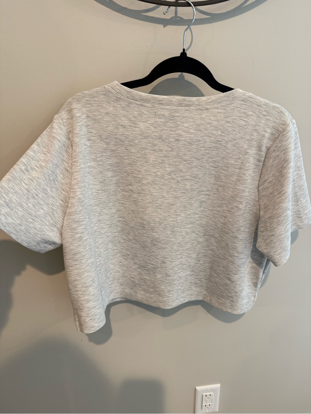 The Noli Shop Daphne Soft T-Shirt - Picture 4 of 4